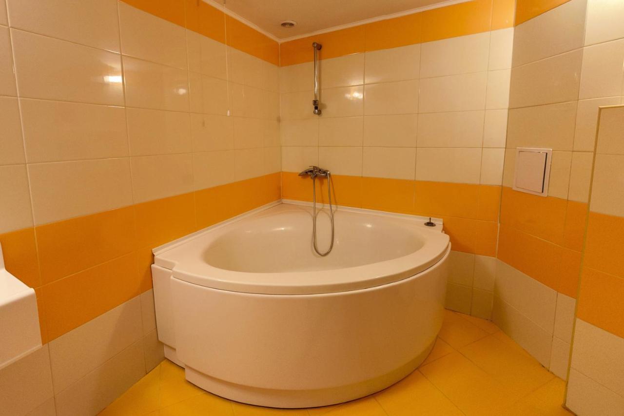 Хотел Магнолия, Hotel Magnoliya Panichishte Eksteriør billede